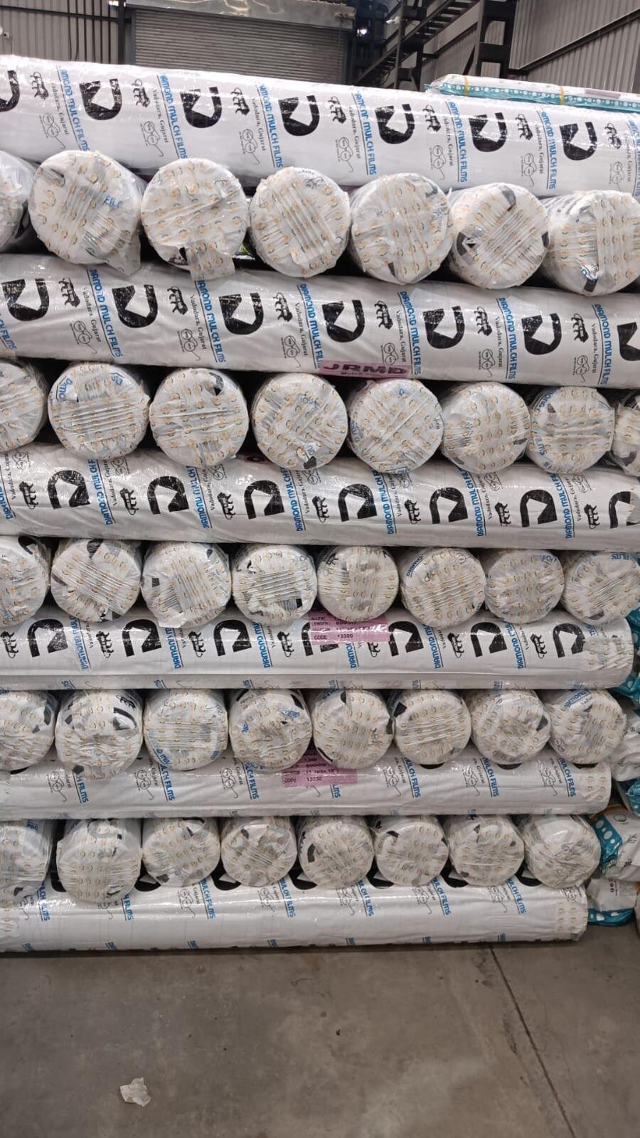 Bulk stacked mulch film rolls